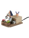 Donna che annaffia 10 cm in movimento per presepe Mondo Presepi