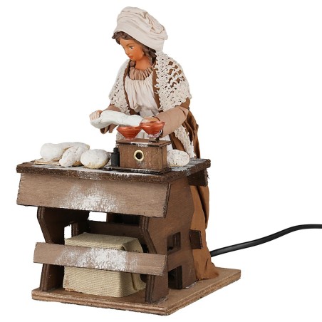 Donna che impasta in movimento 24 cm per presepe Mondo Presepi