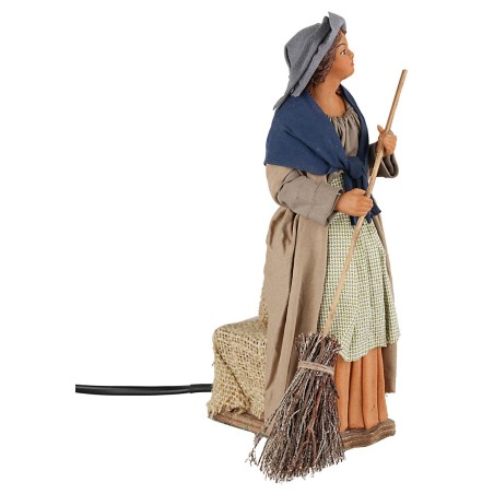 Donna che spazza in movimento 24 cm per presepe Mondo Presepi