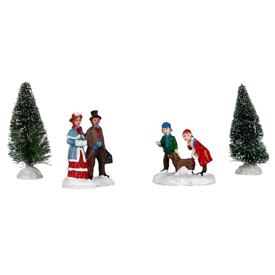 Conjunto de figuras y pinos para pueblo Navideño 4 piezas