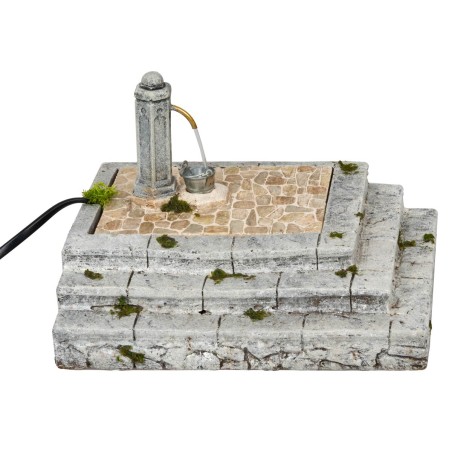 Fontana a colonna con scalinate in resina cm 20x17x13h