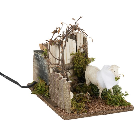 Pecora in movimento con cibo in bocca 15x15x10 per presepe