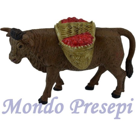 Bue con sacchi di pomodori Mondo Presepi
