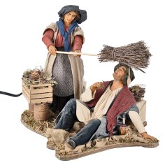 Donna che picchia marito serie 30 cm in movimento per presepe