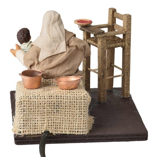 Mamá que da de comer al niño serie 12 cm en movimiento