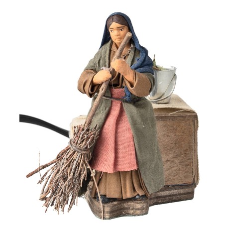 Woman sweeping 10 cm in motion for nativity scene Mondo Presepi