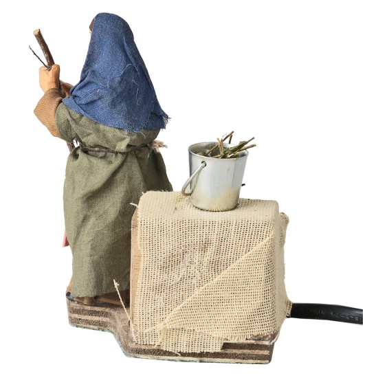 Mujer que barre 10 cm en movimiento para belén Mondo Presepi