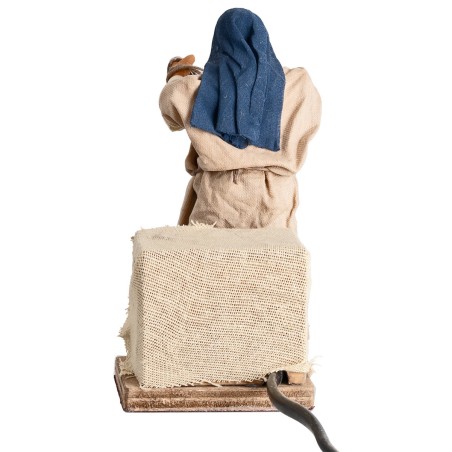 Woman lowering basket 12 cm in motion for Nativity Scene World
