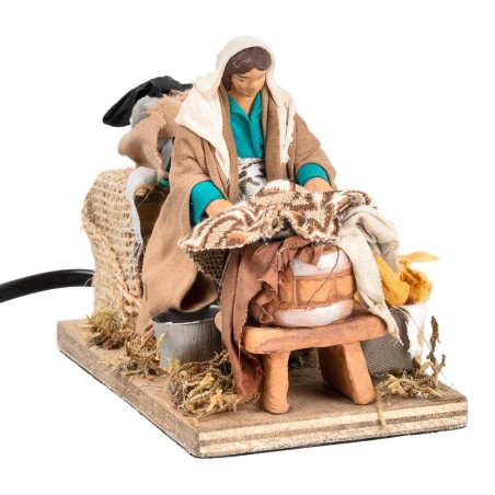 Lavandaia in piedi 10 cm in movimento per presepe Mondo Presepi