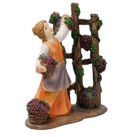 Woman collecting grapes in resin for nativity scene Mondo Presepi