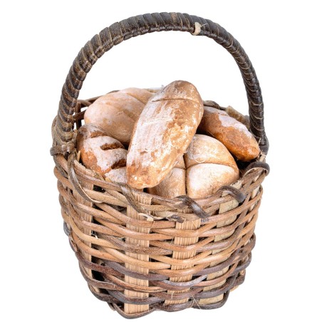 Copia de Cesta tejida en mimbre con pan surtido en
