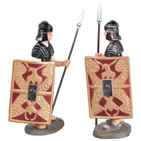 Pair of Roman soldiers with spear and shield in PVC 8.5 cm for
