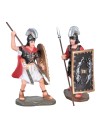 Set of 2 Roman soldiers in PVC with shield and spear, height 9 cm