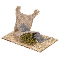 Ratones que comen legumbres de saco de yute para el belén Mondo 2