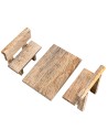 Mesa de madera con bancos