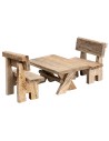 Mesa de madera con bancos