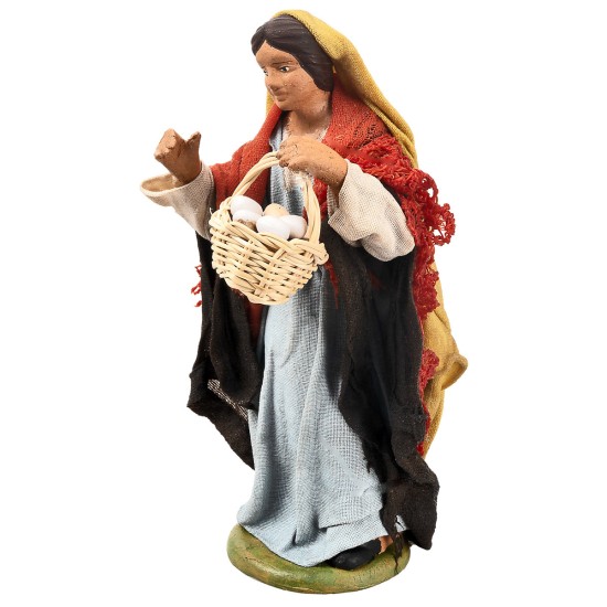 Campesina con cesta de huevos 12 cm en terracota con ropa de