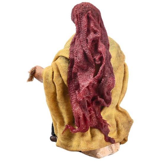 Mujer sentada serie 9-10 cm en terracota con ropa de tela