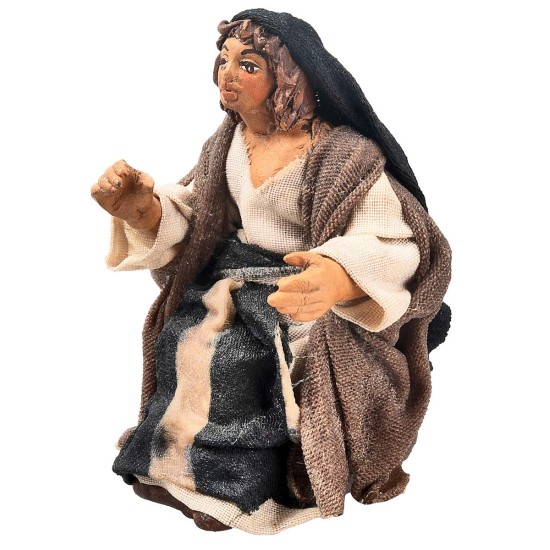 Seated peasant woman series 9-10 cm in terracotta with clothes in