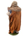 Mujer sentada con tela serie 10 cm en terracota con ropa de tela