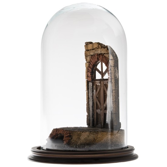 Presepe con arco in campana di vetro e base in legno ø cm