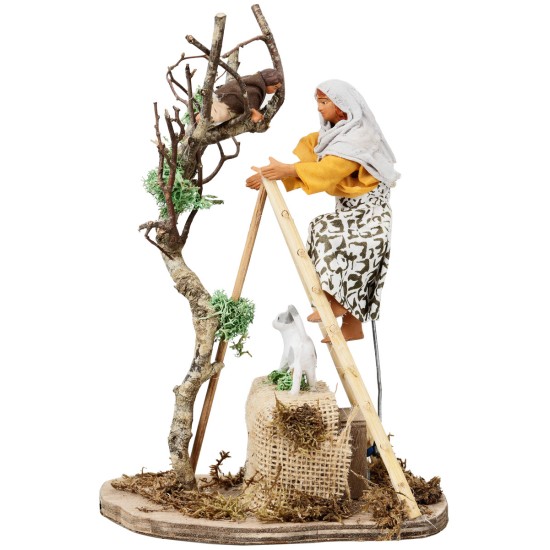 Donna con bimbo sull'albero in movimento serie 12 cm