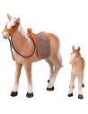 Caballo con potro de resina h 11 cm