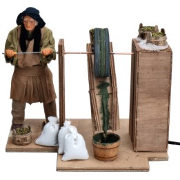 Man with olive mill 25 cm moving series