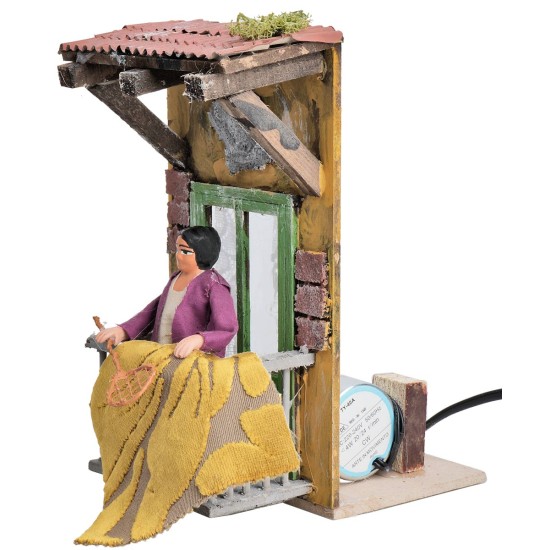 Signora con battipanni 10 cm in movimento per presepe Mondo