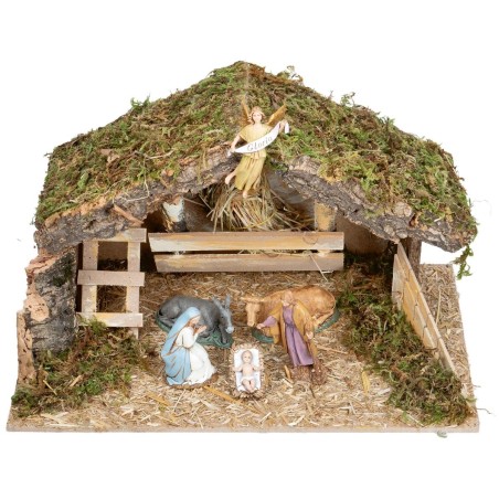 Cabaña con pesebre y escalera lateral completa de estatuas