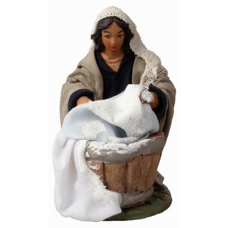 Laundress kneeling 12 cm series for Mondo Presepi nativity scene