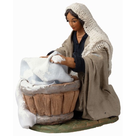 Laundress kneeling 12 cm series for Mondo Presepi nativity scene