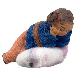 Bambina sdraiata serie 12 cm