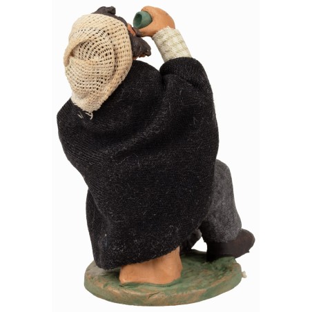 Seated man drinking series 12 cm for nativity scene Mondo Presepi