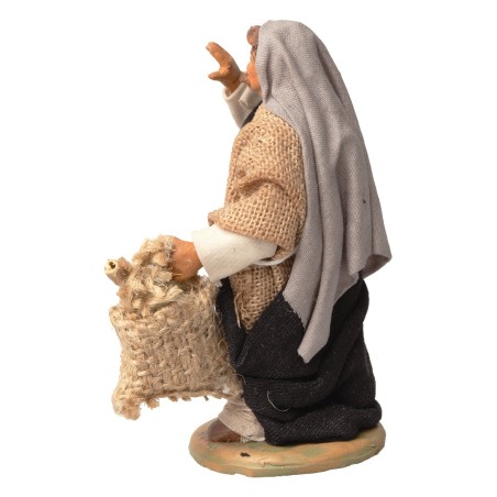 Seller with a basket of grapes series 10 cm