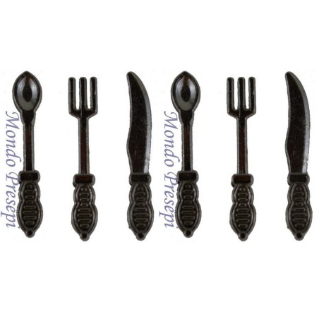 2 Sets of cutlery, 2,5 cm.