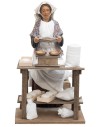 Mujer que tamiza serie 30 cm en movimiento