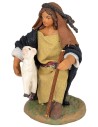 Pastora sentada con bastón y cordero serie 10 cm