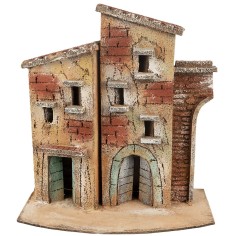 Casa napolitana con escalera lateral y arco de