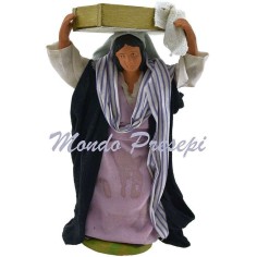 Mujer con caja de pan cm 12 Lux Mundo Pesebres